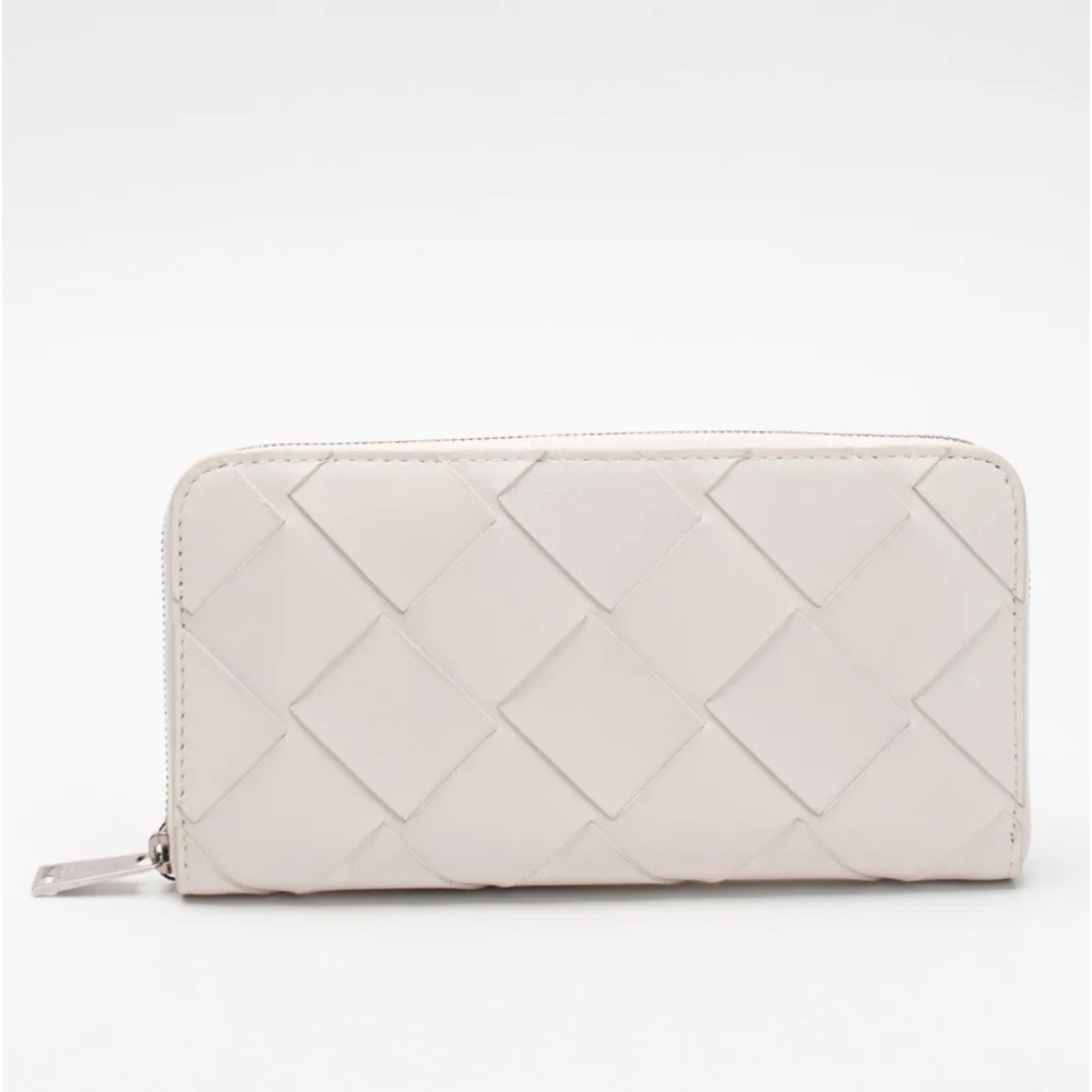 NEW Bottega Venetta White Zip Wallet